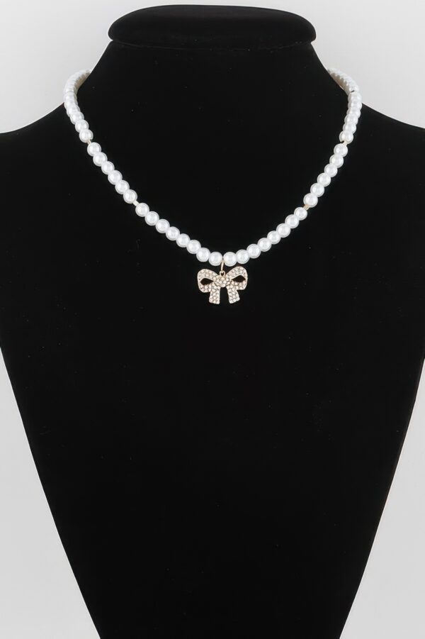 White Pearl Bow Necklace – 16″ Collarbone Chain