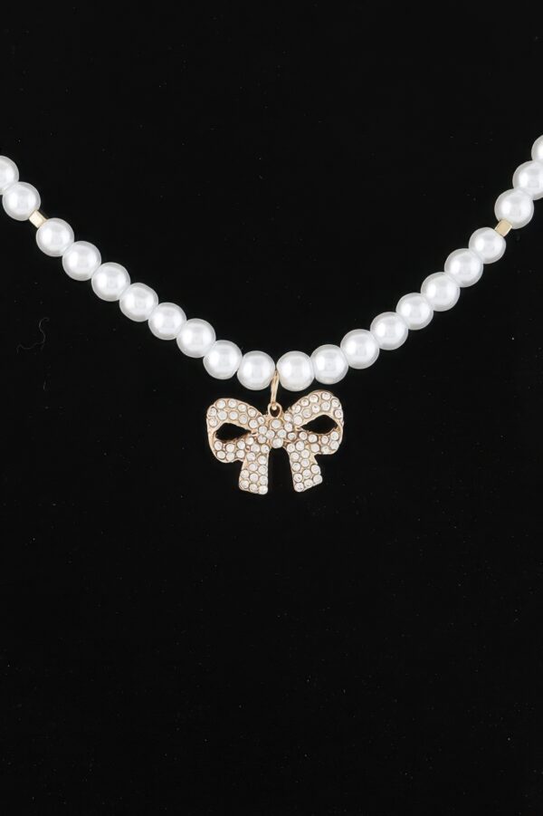 White Pearl Bow Necklace – 16″ Collarbone Chain
