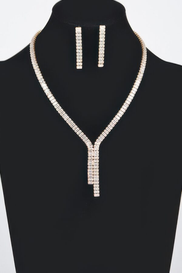 Rhinestone Necklace and Earring Set – 10″ Sparkle