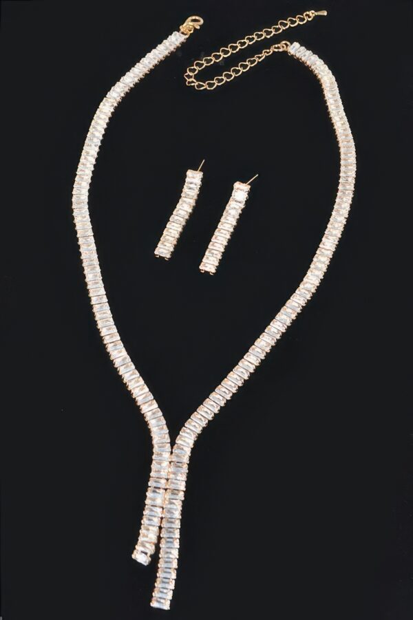 Rhinestone Necklace and Earring Set – 10″ Sparkle