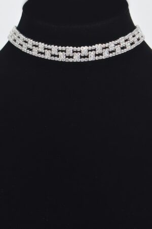 Aligned Rhinestone Choker – Collar-Style Sparkle