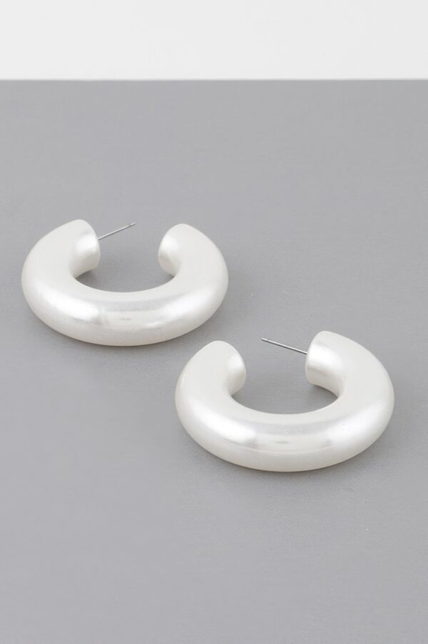 Chunky Polished Cream Hoop Earrings – 1.5 in