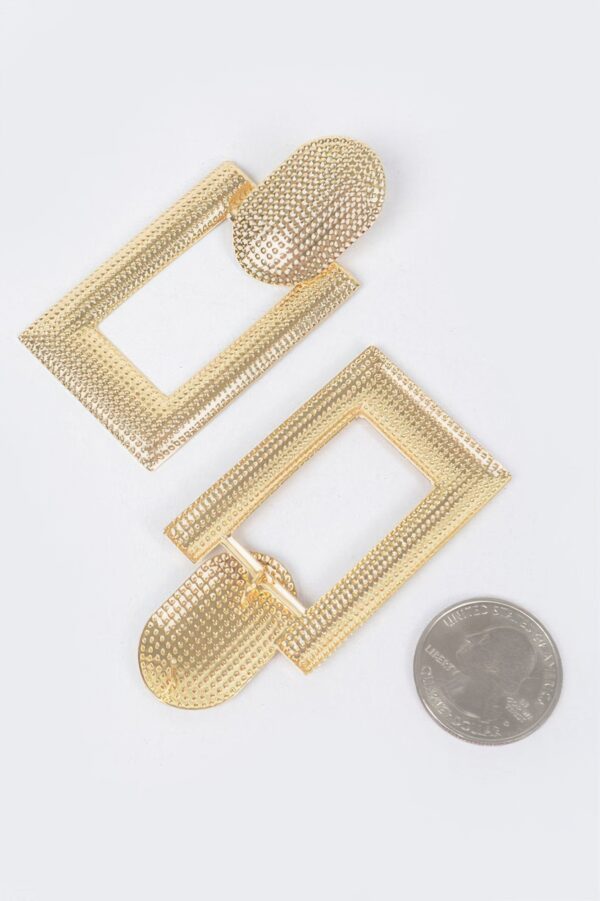 Sculptural Statement Earring – Polished Silhouette
