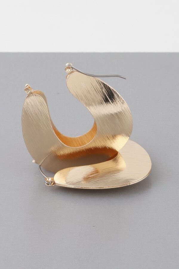 Hollow Arch Hoop Earrings – Sculptural Open-Arch Design