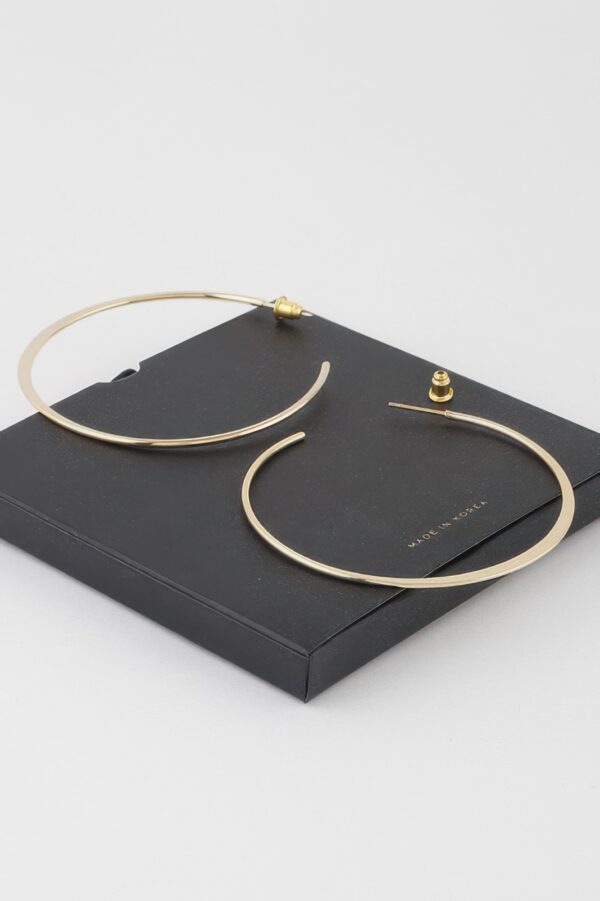 Oversized Flat Hoop Earrings – Polished Metal