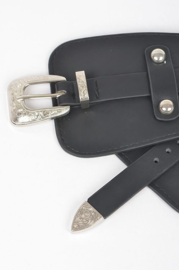 Wide Elastic Belt with Oversized Buckle – Polished Finish
