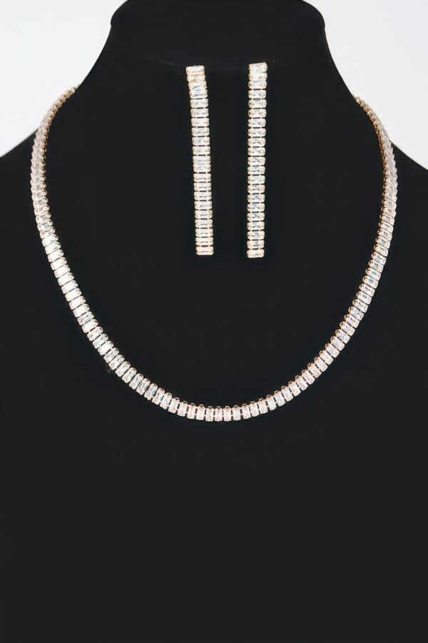 Stone Necklace Set – Layered Textured Accents