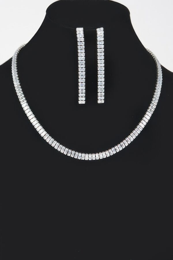 Stone Necklace Set – Layered Textured Accents