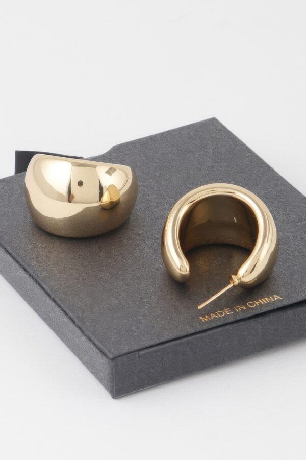 Huggie Hoop Earrings – Sleek Polished Mini Hoops