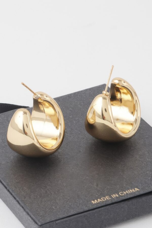 Huggie Hoop Earrings – Sleek Polished Mini Hoops