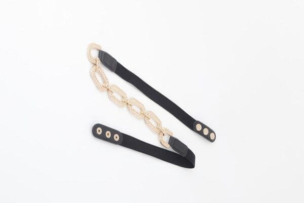 Elastic Belt with Linked Metal Buckle – Sleek Accent