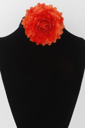 Layered Petal Choker Necklace – Floral Texture