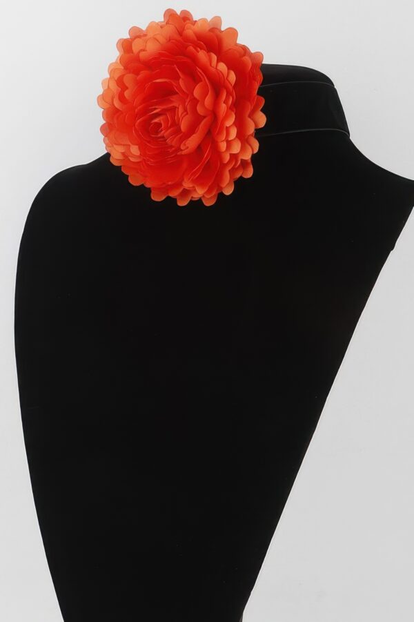 Layered Petal Choker Necklace – Floral Texture