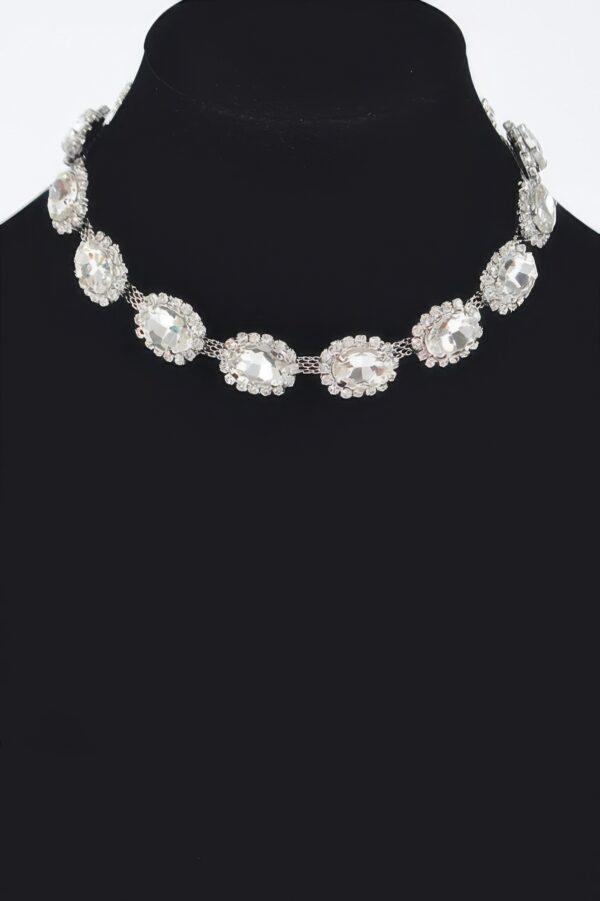 Rhinestone Oval Pendant Necklace – 17-inch