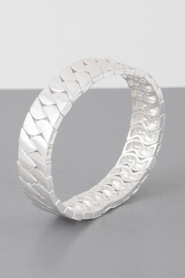 Two-Tone Curb Chain Cuff Bracelet – Open Structured Design