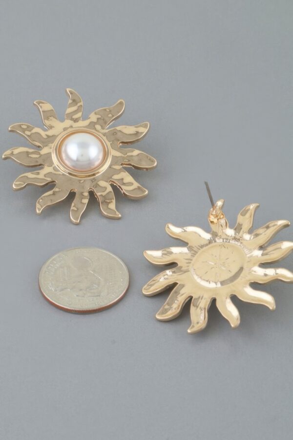 Rising Sun Pearl Sunburst Stud Earrings – Textured Frame