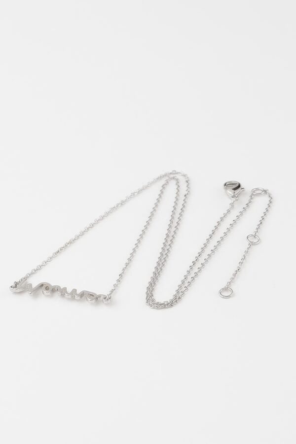 Mama Cursive Script Necklace – 16-inch Delicate Chain