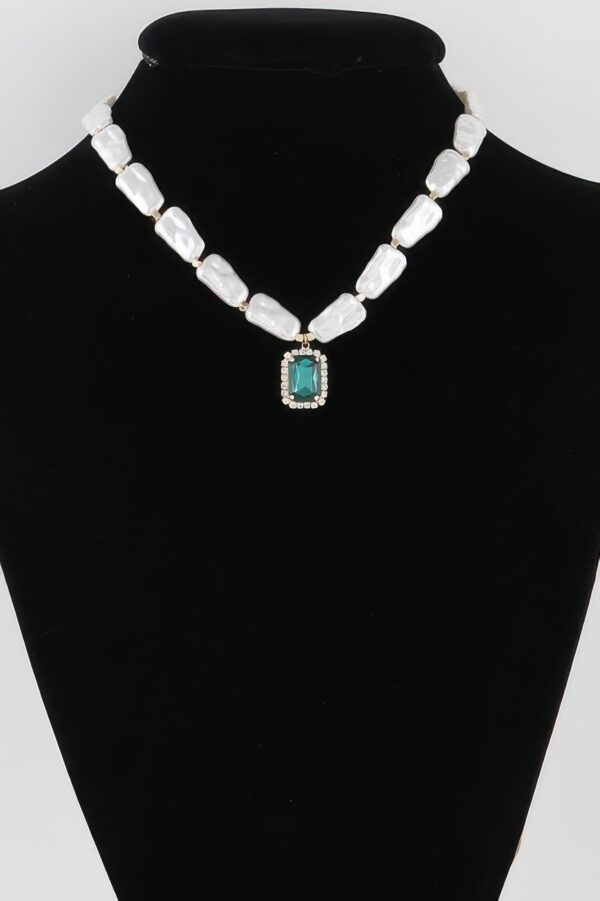 Multi-Stone Pendant Necklace – Layered Stone Accent