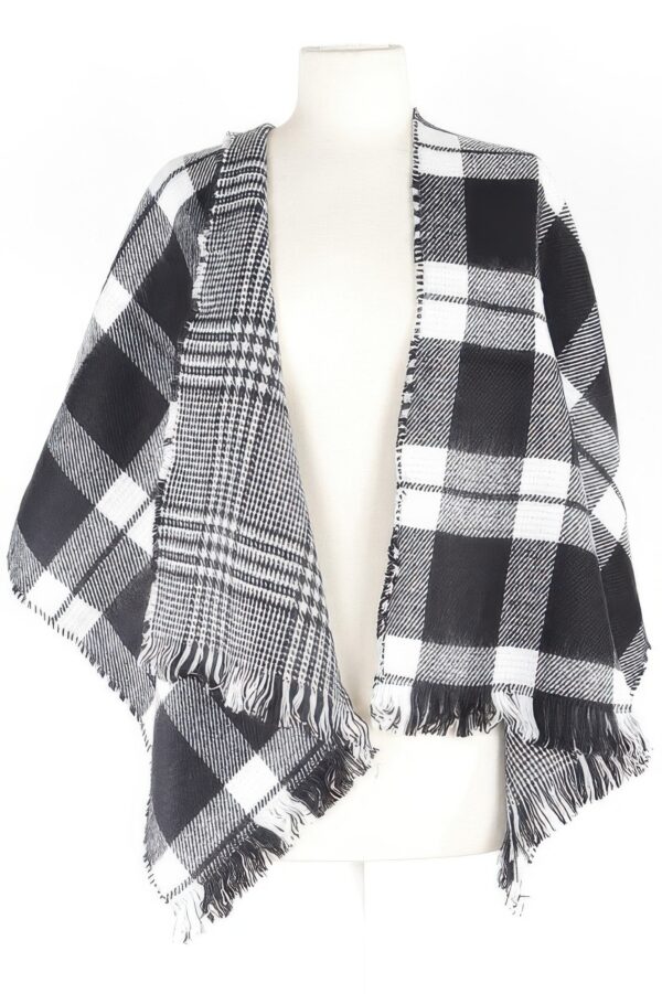 Classic Plaid Fringe Scarf – Soft Woven Finish