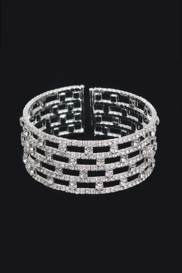 Clear Rhinestone Pattern Bangle – Structured Circle