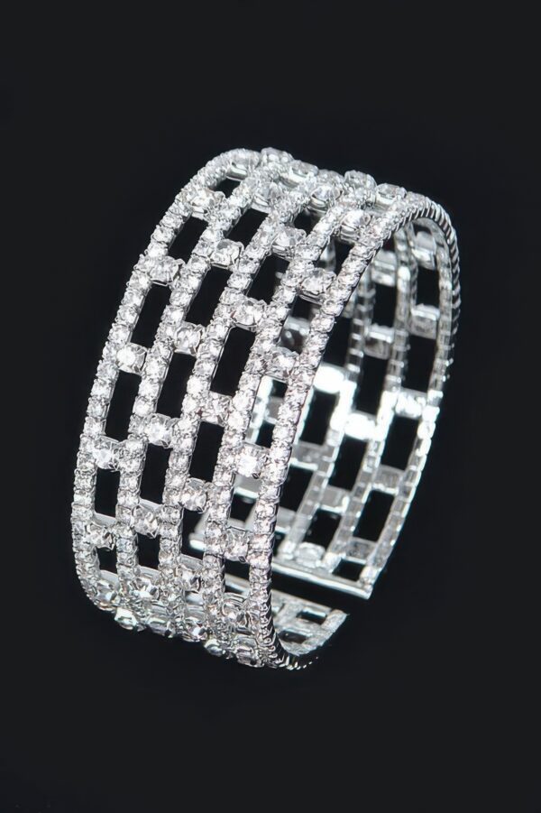 Clear Rhinestone Pattern Bangle – Structured Circle