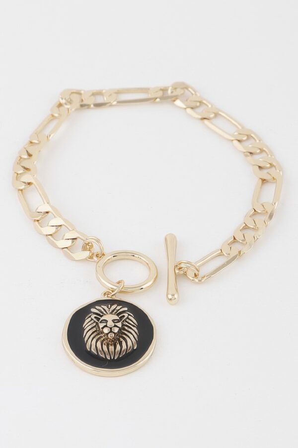 Lion Emblem Toggle Bracelet – Vintage-Inspired Accent