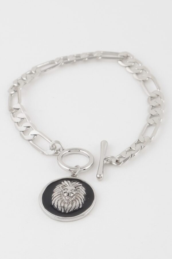 Lion Emblem Toggle Bracelet – Vintage-Inspired Accent
