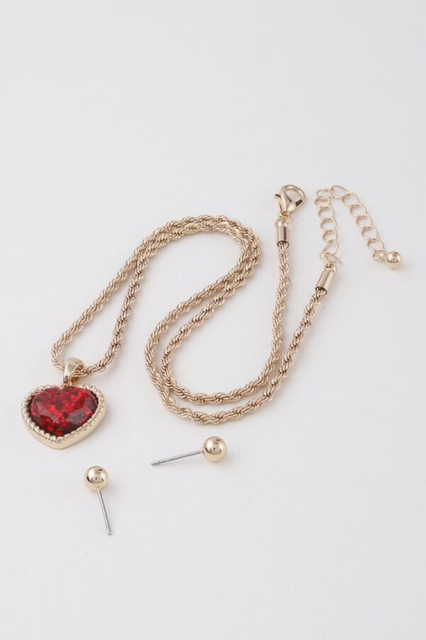 Glitter Heart Chain Necklace – Delicate Sparkle