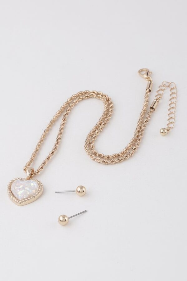 Glitter Heart Chain Necklace – Delicate Sparkle