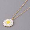 Daisy Flower Necklace – Delicate Floral Charm