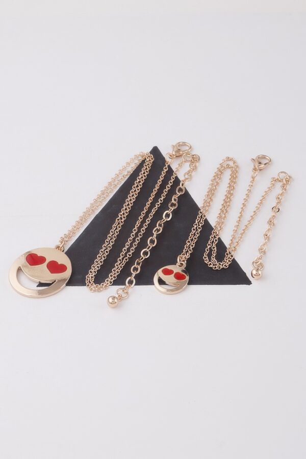 Heart Eyes Emoji Pendant Necklace – Playful Layering Charm