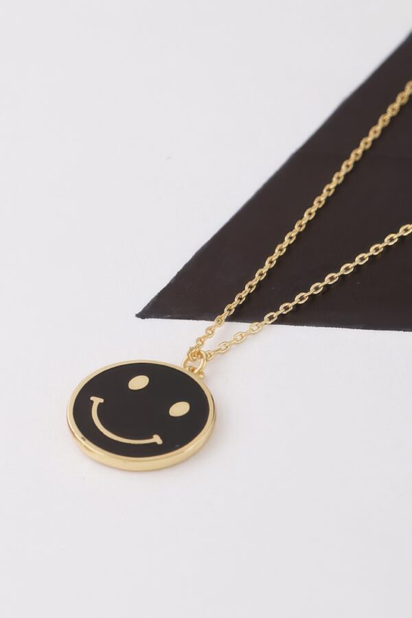 Smiley Face Pendant Necklace – Playful Charm