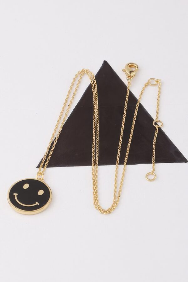 Smiley Face Pendant Necklace – Playful Charm