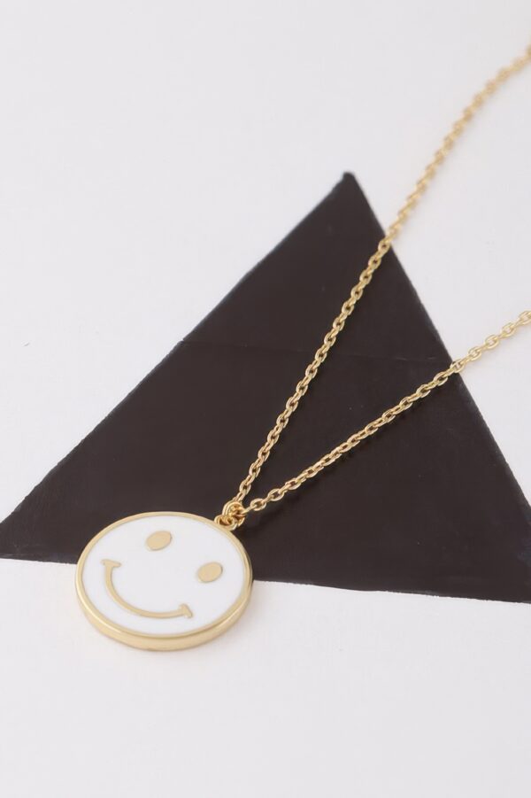 Smiley Face Pendant Necklace – Playful Charm