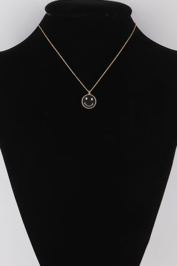 Smiley Face Pendant Necklace – Playful Charm