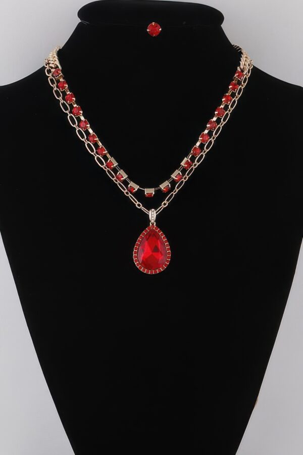Jeweled Teardrop Pendant Necklace – 18-inch Sparkle