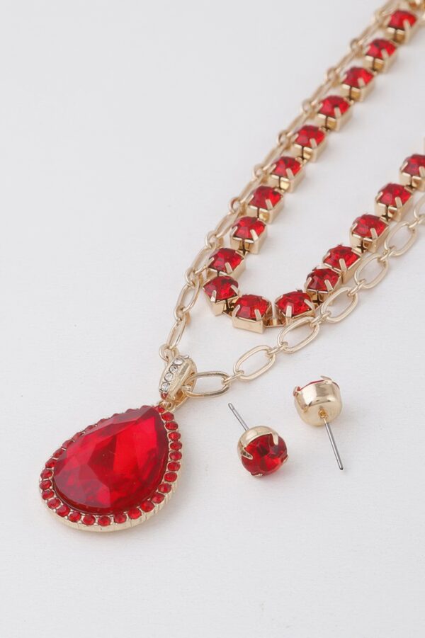 Jeweled Teardrop Pendant Necklace – 18-inch Sparkle