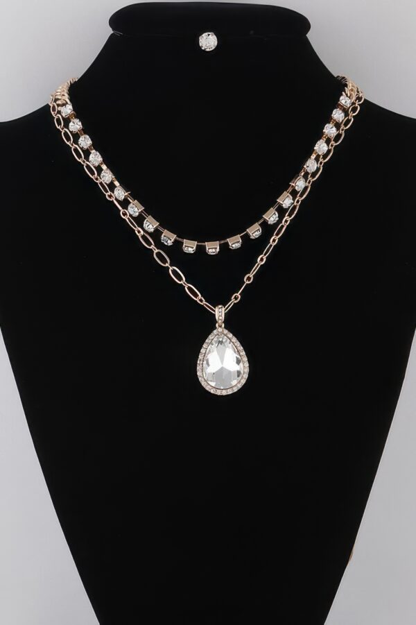 Jeweled Teardrop Pendant Necklace – 18-inch Sparkle