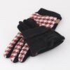 Houndstooth Pattern Gloves – Classic Winter Pair