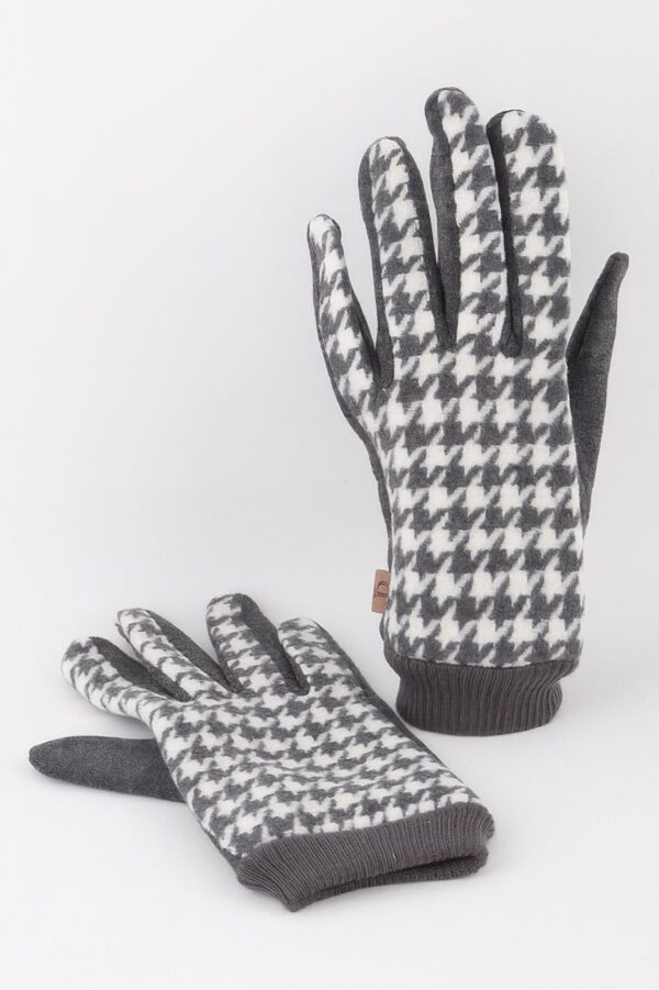 Houndstooth Pattern Gloves – Classic Winter Pair