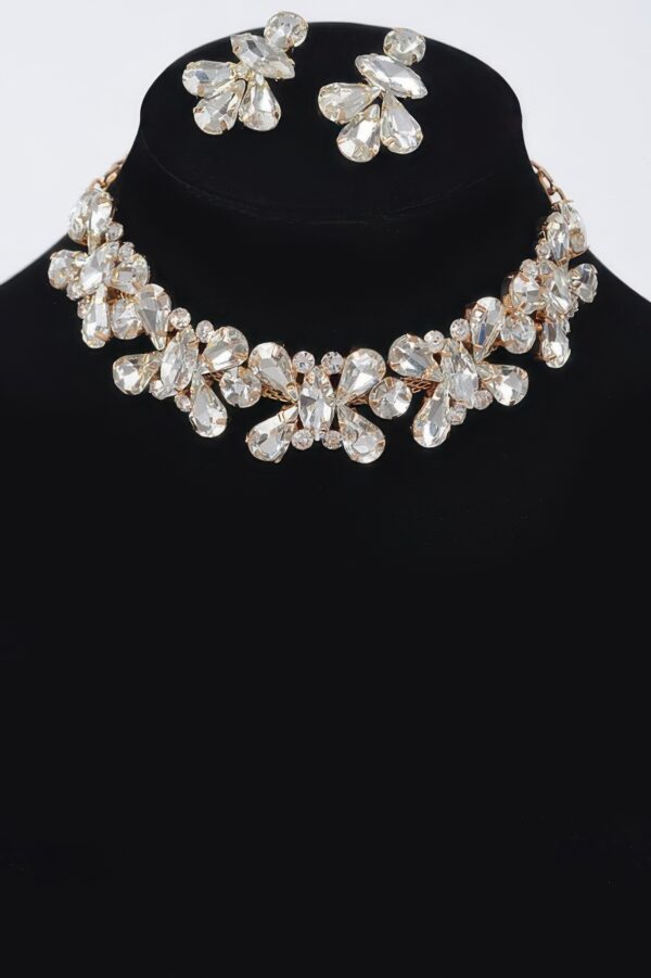 AB Stone Earring & Necklace Set – Shimmering Accent