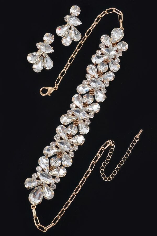 AB Stone Earring & Necklace Set – Shimmering Accent
