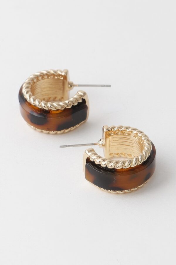 Twist-Textured Marble Huggie Earrings – Compact Hoops