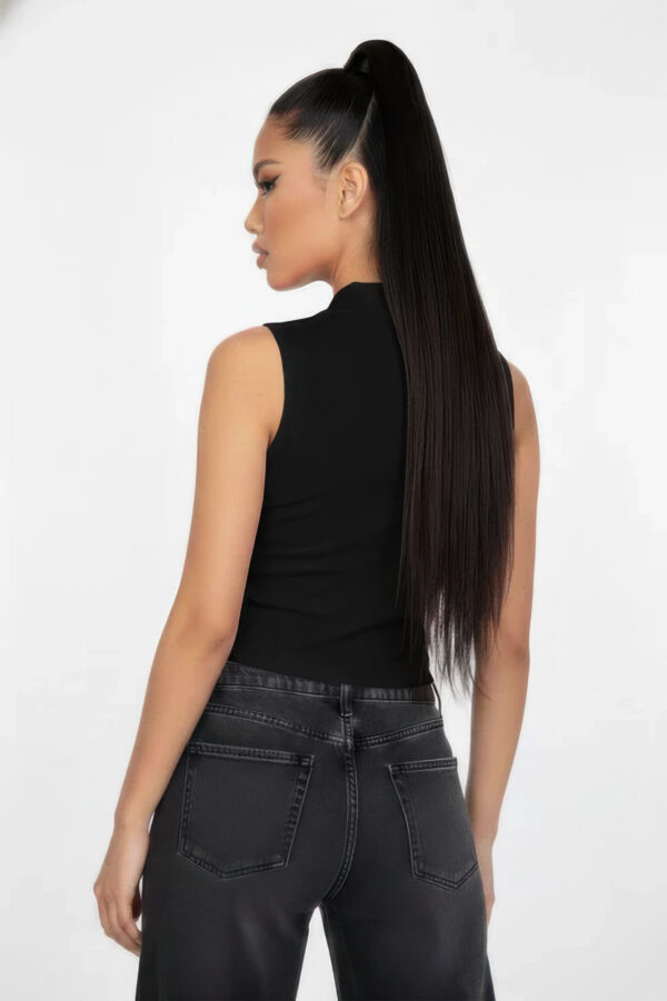 Slim-Fit Sleeveless Polo Crop Top - Modern Cropped Silhouette