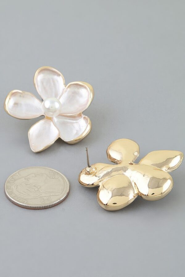 Marble Flower Earrings with Pearl Center - Pale Pink