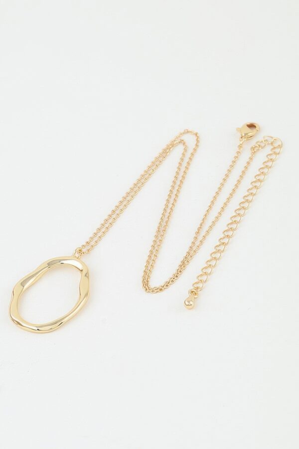 Hammered Ripple Oval Necklace with Twisted Chain