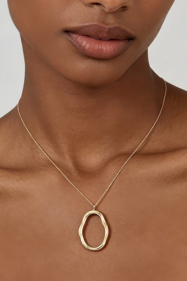Hammered Ripple Oval Necklace with Twisted Chain