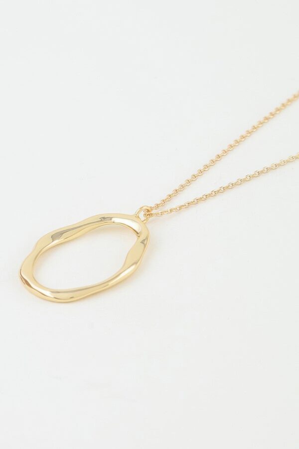 Hammered Ripple Oval Necklace with Twisted Chain