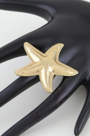 Hammered Starfish Statement Ring – Scale Texture