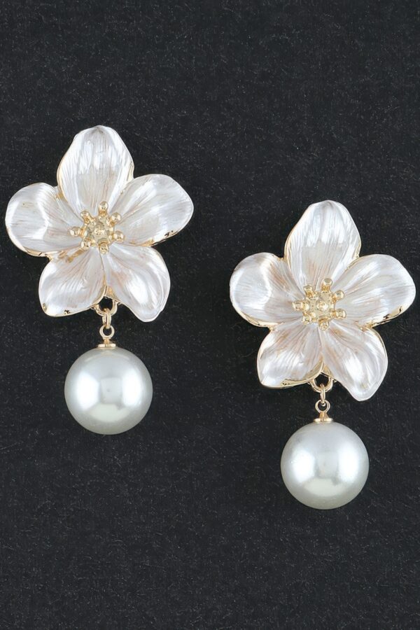 Polished Flower Pearl Drop Earrings – Five-Petal Stud
